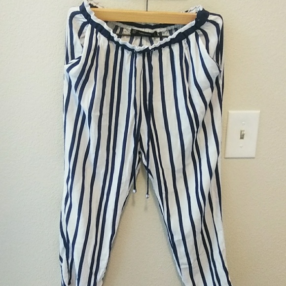 Zara Pants - Zara trafaluc collection crop pants